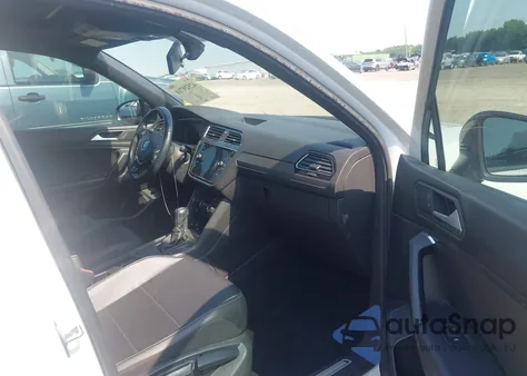 2019 Volkswagen Tiguan 2.0T Se/2.0T Sel/2.0T Sel R-Line/2.0T Sel R-Line Black z USA, uszkodzony, nr VIN 3VV3B7AXXKM078363